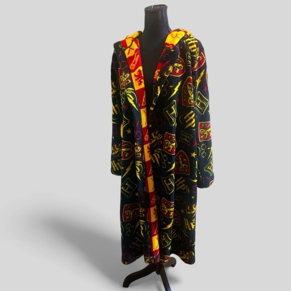 HARRY POTTER FLEECE DRESSING ROBE Size Small Black No Belt 100% Polyester - Picture 8 of 9